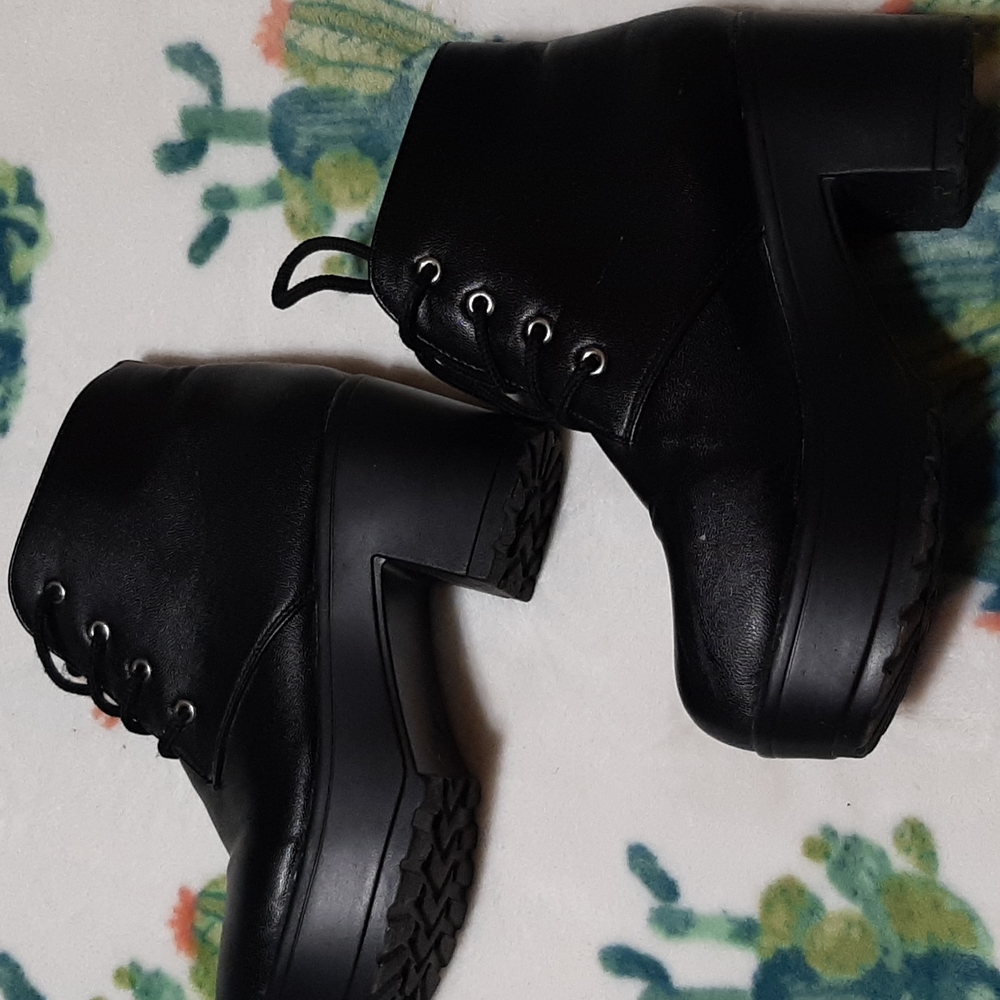 Black high heel compact style shoe